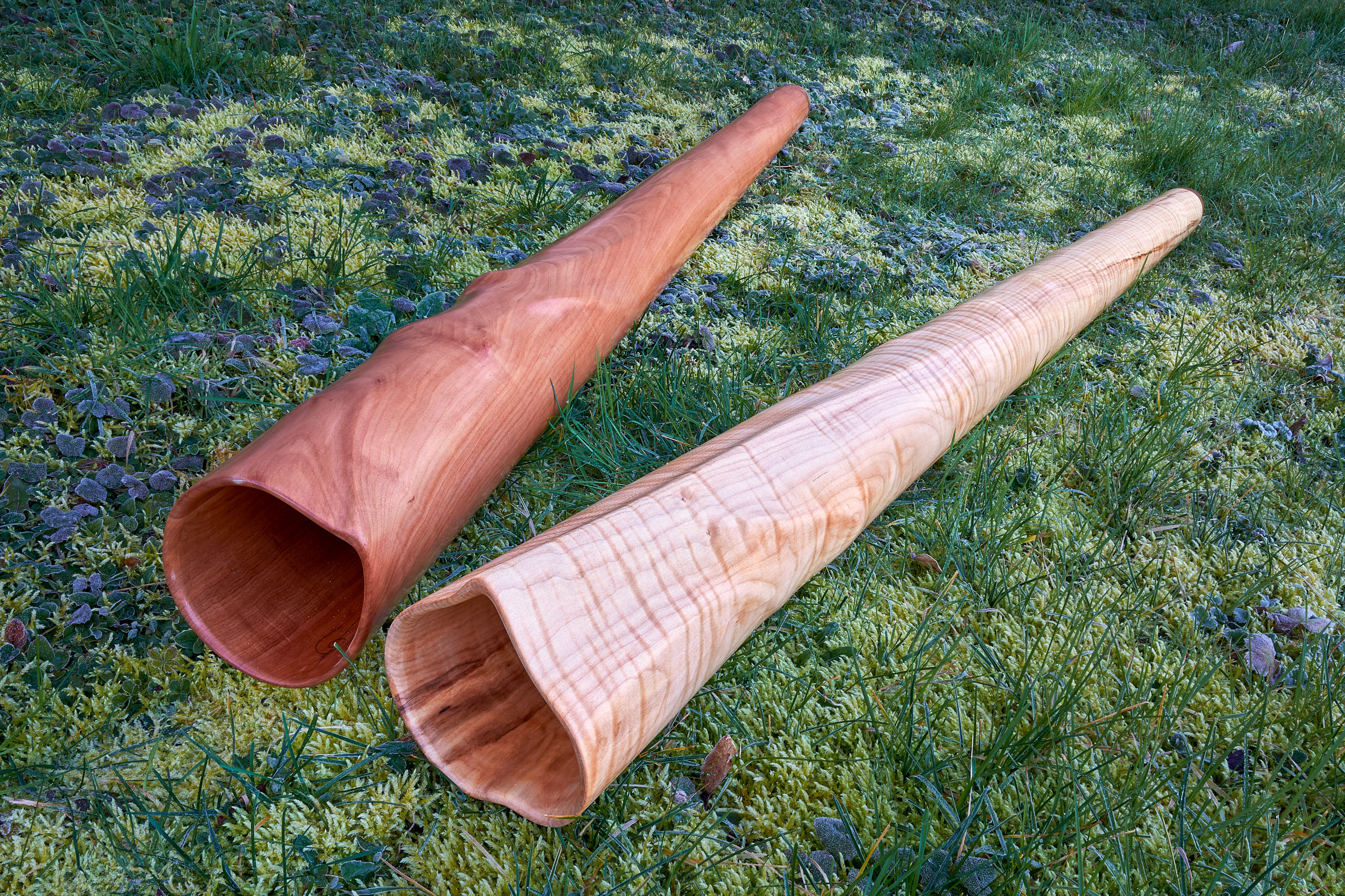 Les deux premiers didgeridoo Zalem Signature le Zs01 en poirier et le Zs02 est érable ondé
